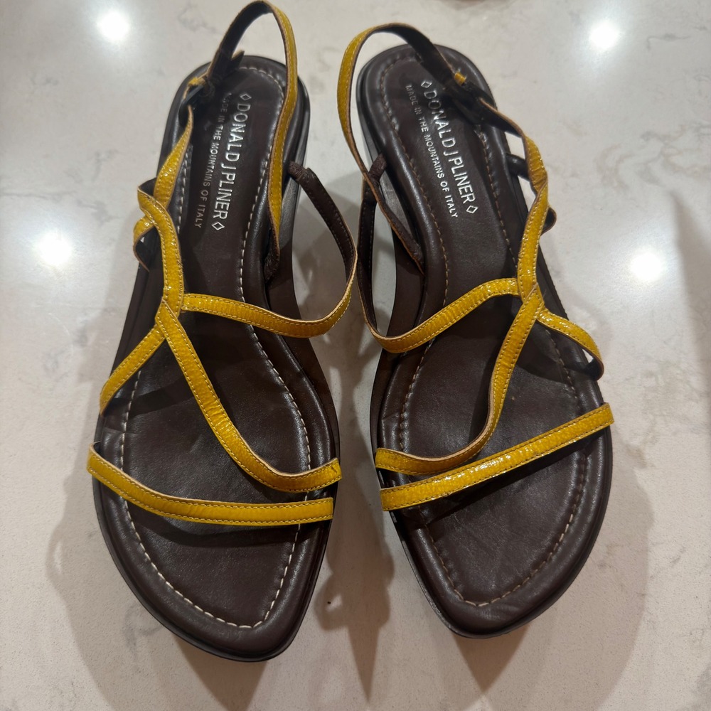 Donald J Pliner Womens Yellow Patent Leather Strappy Wedge Sandals Size 7.5M